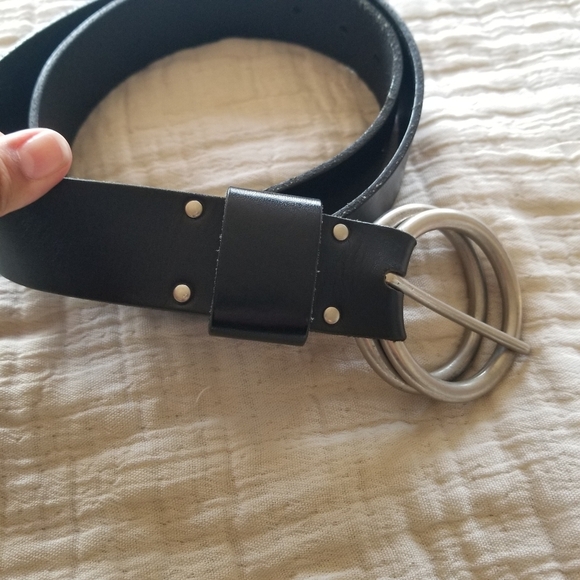 United Colors of Benetton | Leather Belt with Double Silver Buckle - Picture 3 of 9
